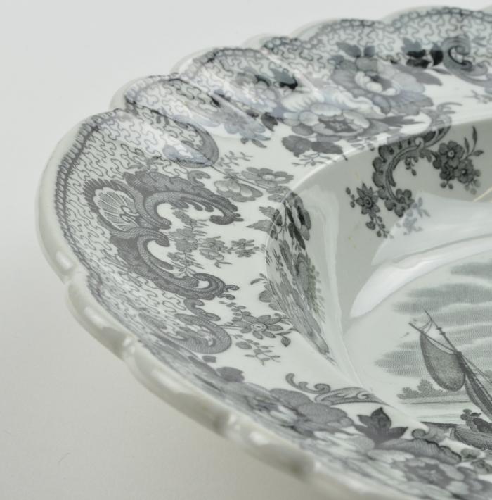 soup dish scalloped rimmed bowl