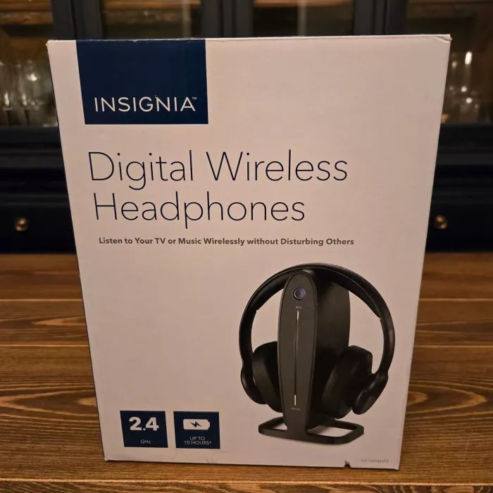 Insignia NS-HAWHP2 RF Wireless Over the Ear Headphones Black