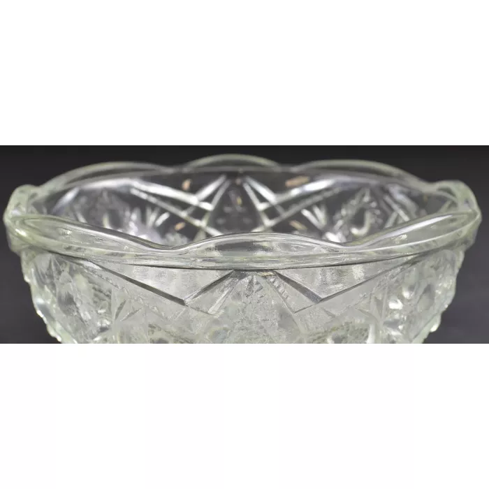 Clear Cut Glass Shield Pattern Scalloped Fruit Bowl - 8" Wide