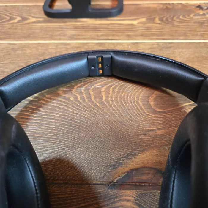 Insignia NS-HAWHP2 RF Wireless Over the Ear Headphones Black