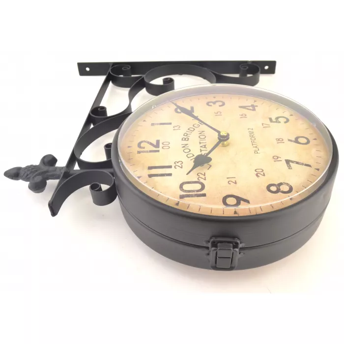 Hanging Double Sided Clock On Bracket - London Bridge Station