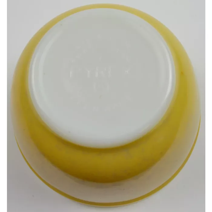 Pyrex Yellow ( Bright Yellow ) Pattern 1.5 Pint Mixing Bowl - No 401