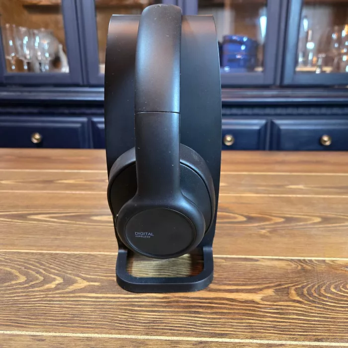 Insignia NS-HAWHP2 RF Wireless Over the Ear Headphones Black