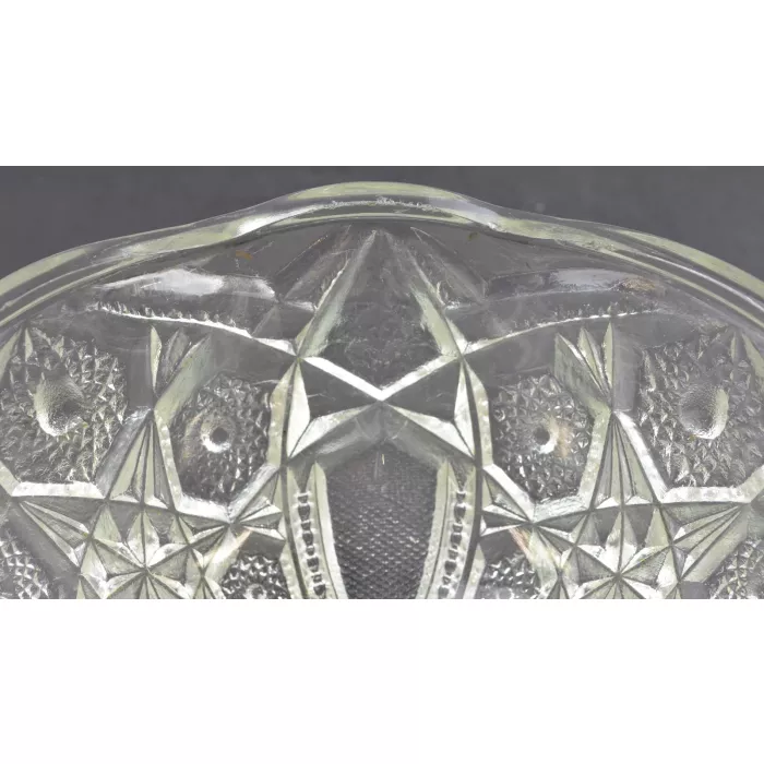 Clear Cut Glass Shield Pattern Scalloped Fruit Bowl - 8" Wide