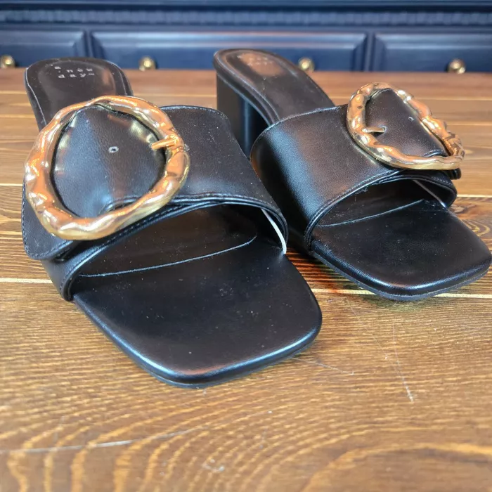 Women's Diana Buckle Mule Heels Black SZ 9.5 Slip On Slides