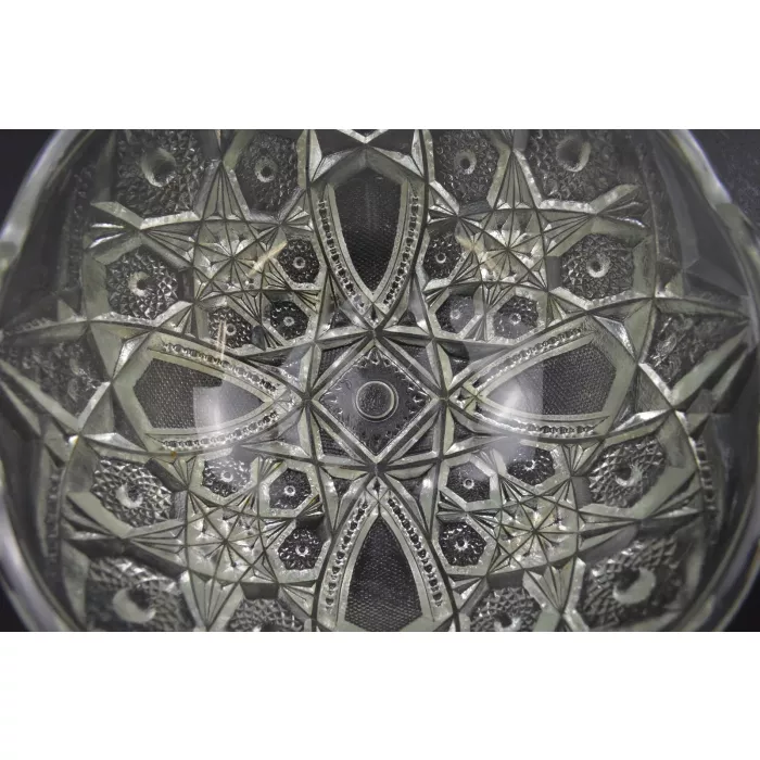 Clear Cut Glass Shield Pattern Scalloped Fruit Bowl - 8" Wide