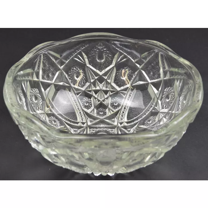 Clear Cut Glass Shield Pattern Scalloped Fruit Bowl - 8" Wide