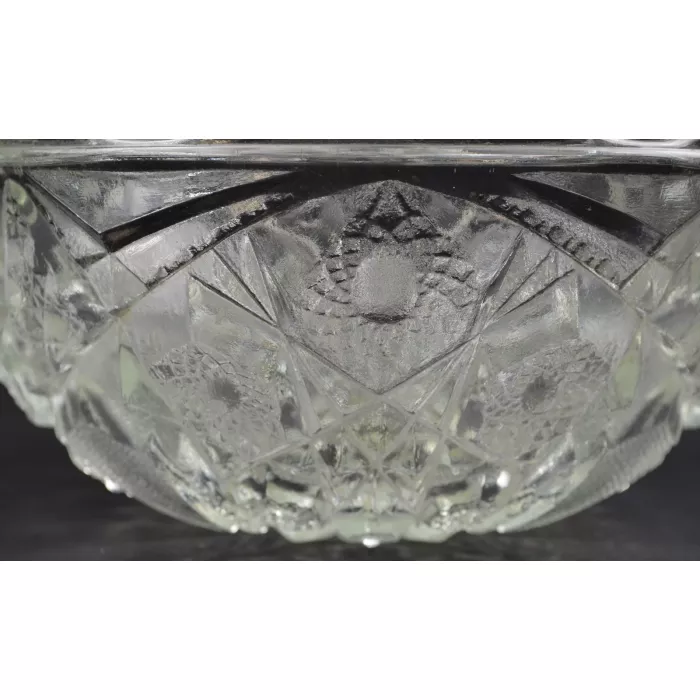 Clear Cut Glass Shield Pattern Scalloped Fruit Bowl - 8" Wide