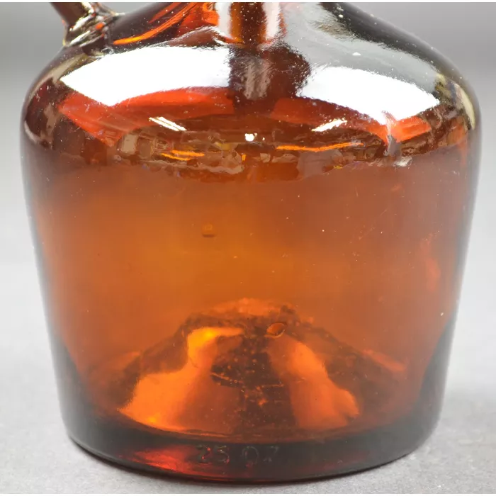 Vintage Brown Glass 25 Oz. Pharmacy Medicine Bottle With Handle  - 6.375" Tall