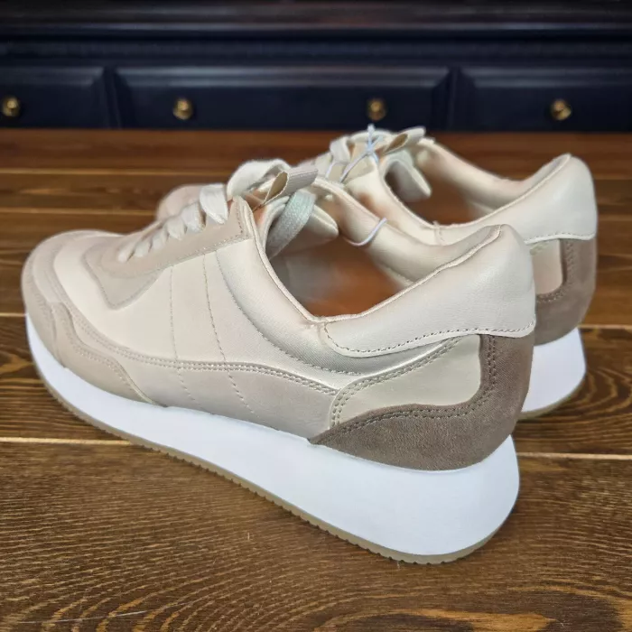 Courtney Sneakers Memory Foam Insole Shoes Light Beige Brown SZ 7.5