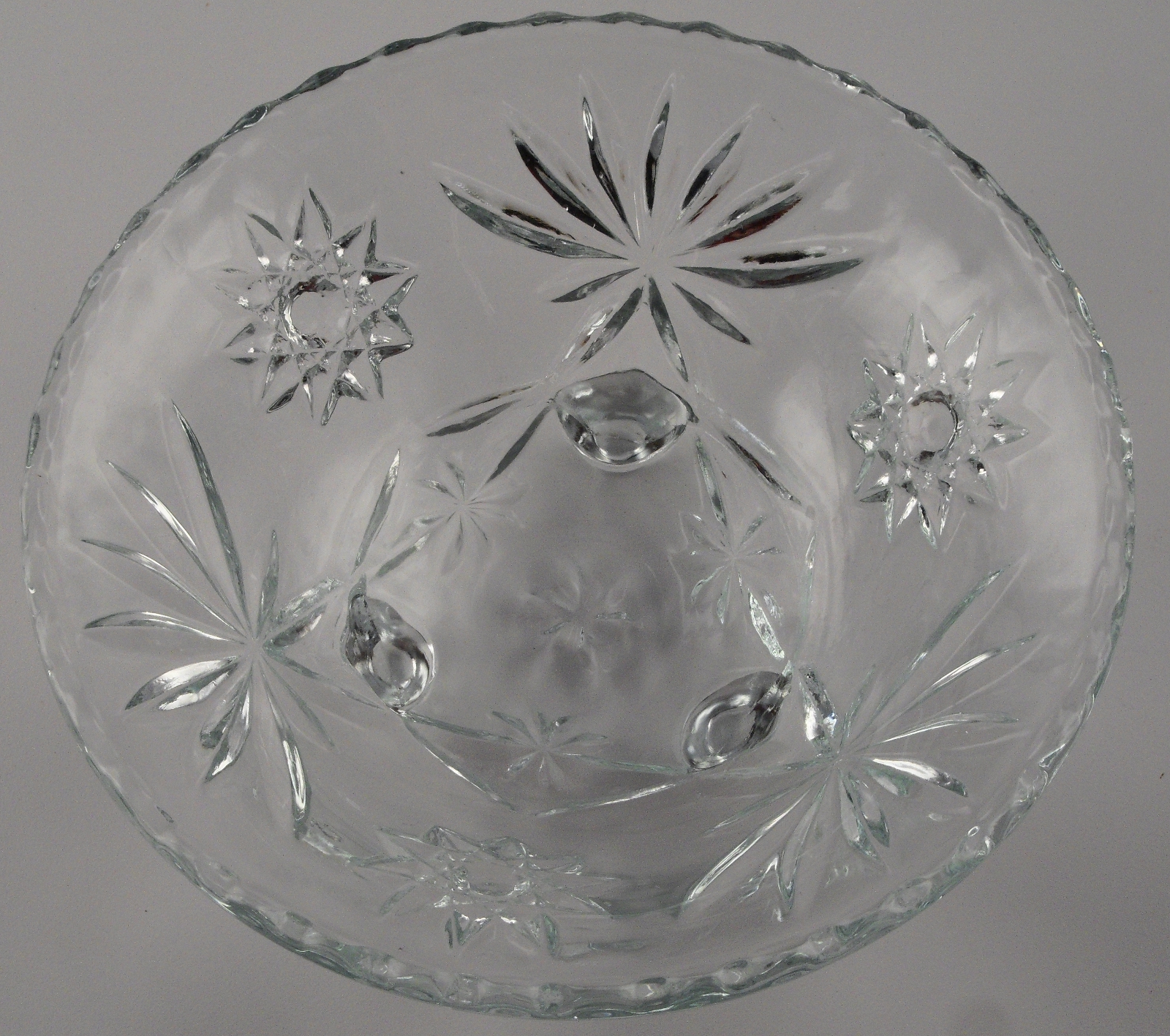 Anchor Hocking - Prescut Clear Pattern - 3 Footed Glass Bowl - 7 Round