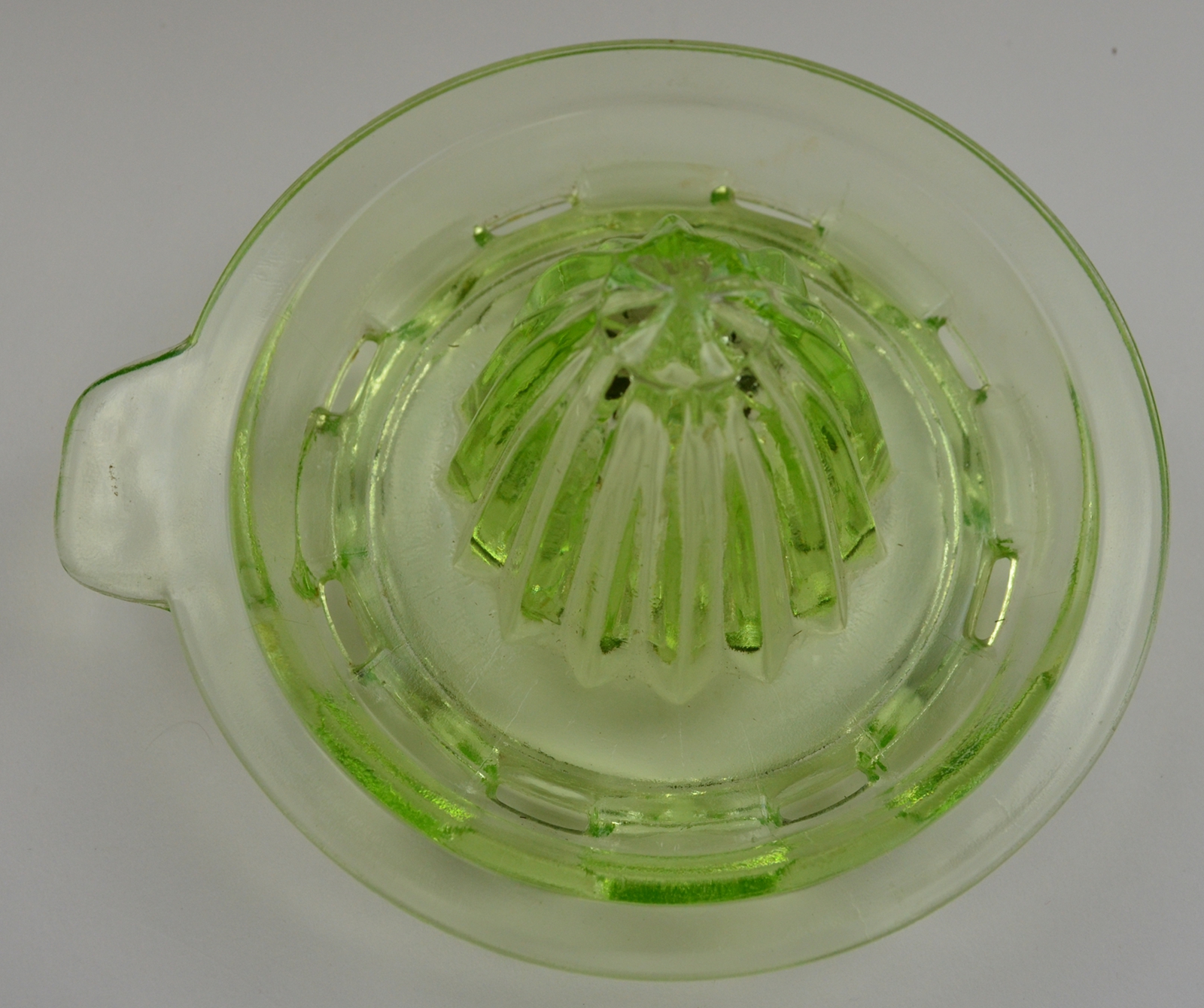Federal Glass - Green Depression Glass Juice Reamer - 5.25 Round