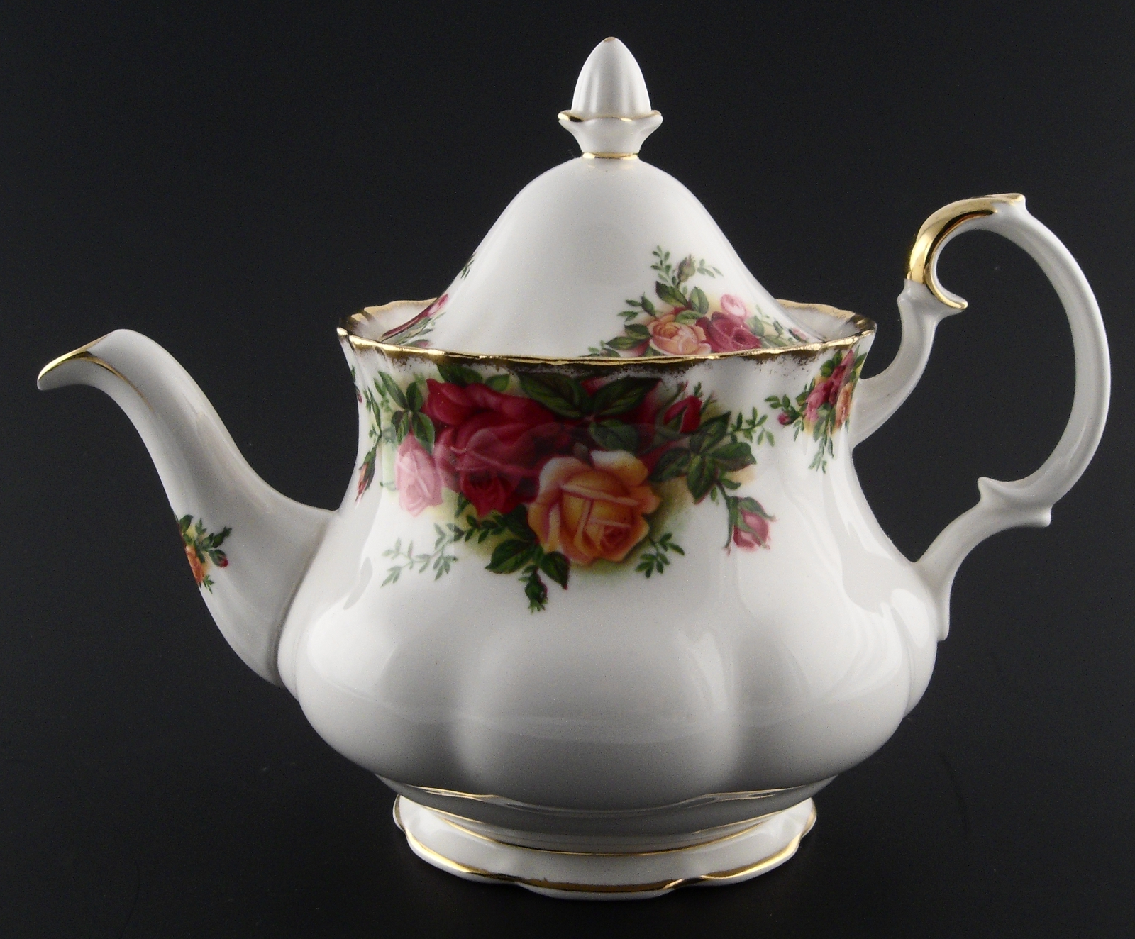 Royal Albert Tea Set - Bone China - Old Country Roses - England - Vintage 1962