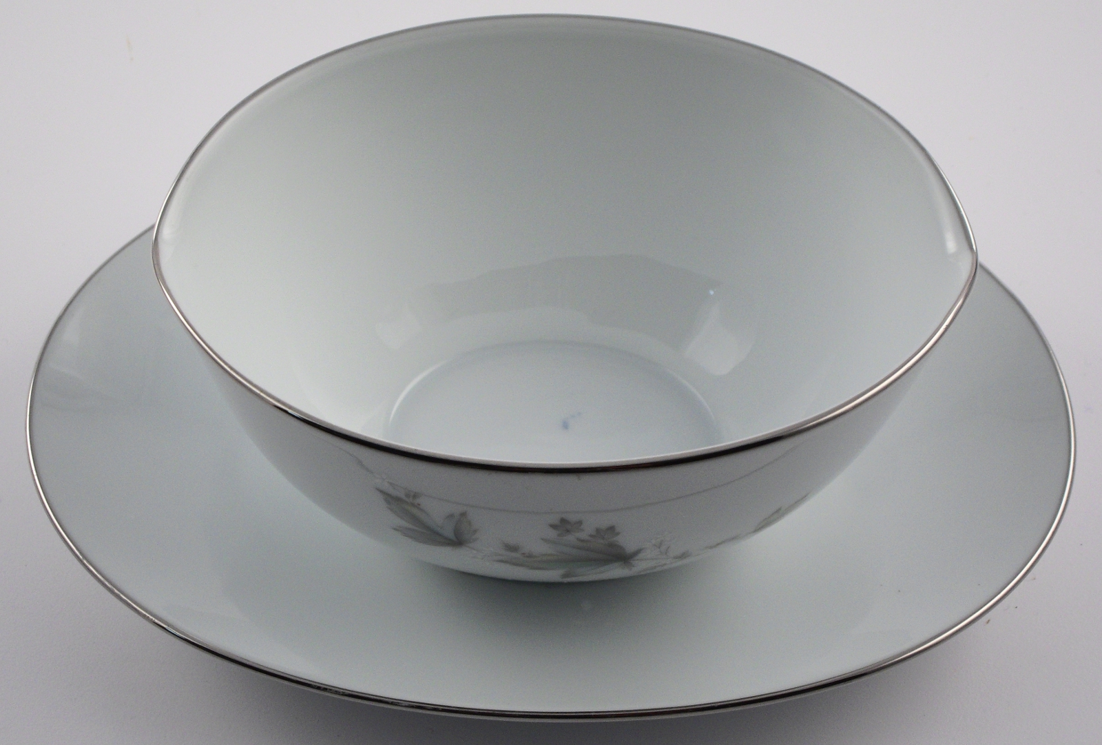Noritake Gravy Boat & Attached Underplate - Sezanne Pattern